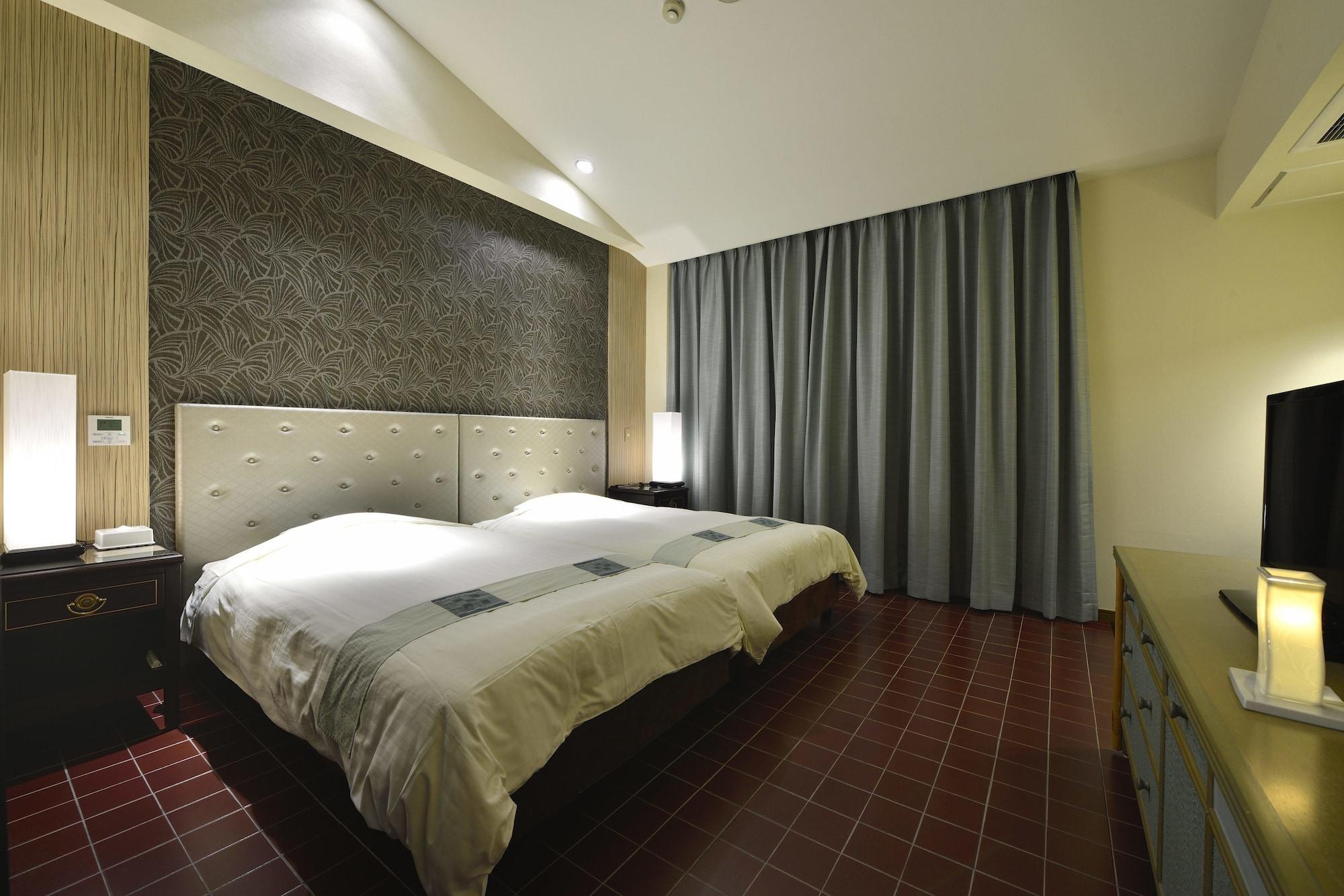 Exes Ishigaki Hotel Ishigaki  Bagian luar foto