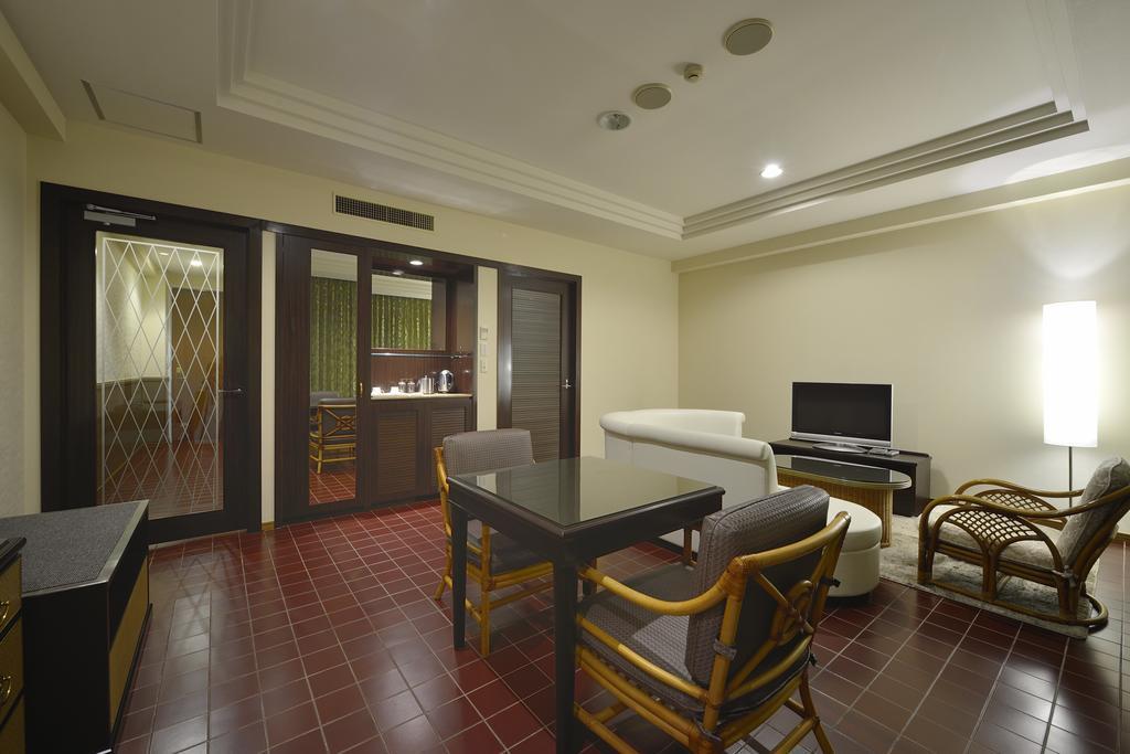 Exes Ishigaki Hotel Ishigaki  Bagian luar foto