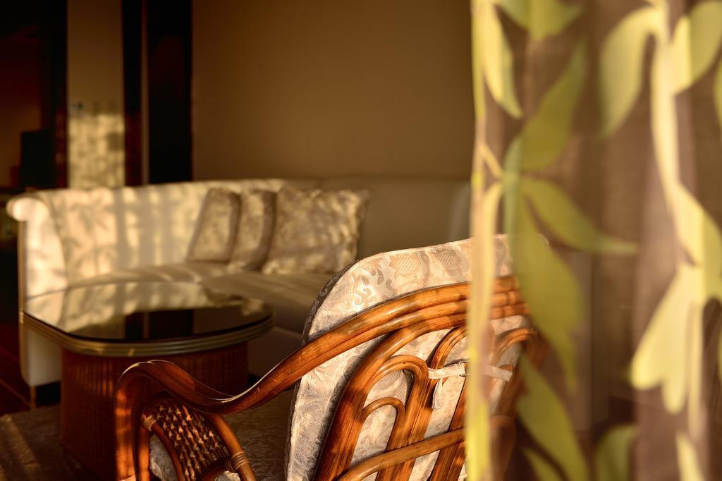 Exes Ishigaki Hotel Ishigaki  Bagian luar foto
