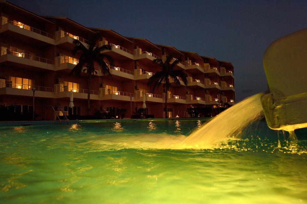Exes Ishigaki Hotel Ishigaki  Bagian luar foto