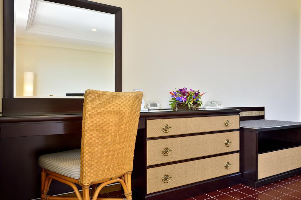 Exes Ishigaki Hotel Ishigaki  Bagian luar foto
