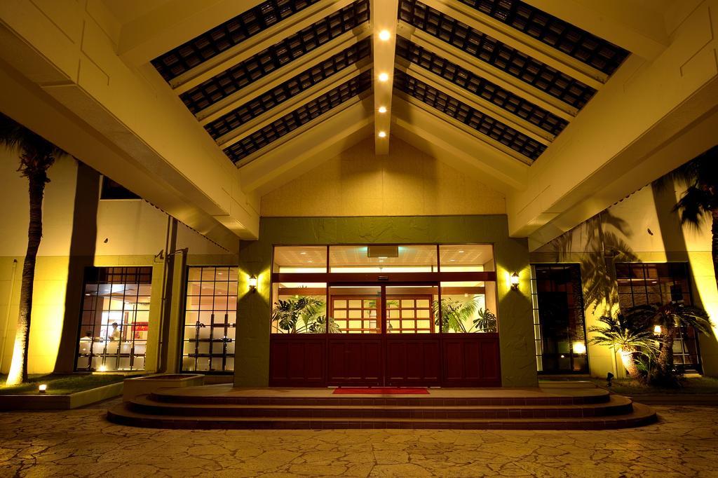 Exes Ishigaki Hotel Ishigaki  Bagian luar foto