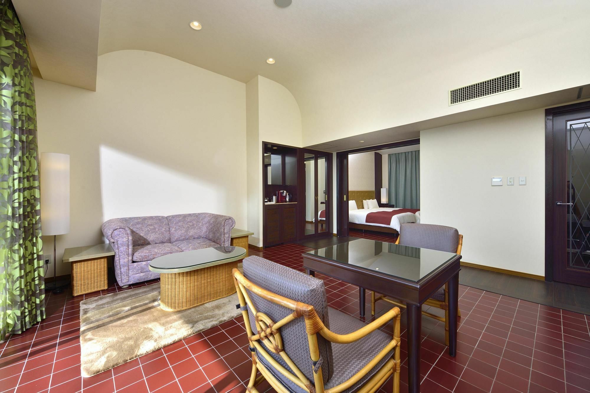 Exes Ishigaki Hotel Ishigaki  Bagian luar foto